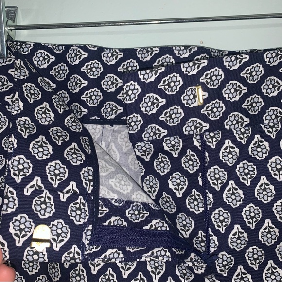 Tommy Hilfiger NWT Size 6 navy floral pants - Picture 6 of 13